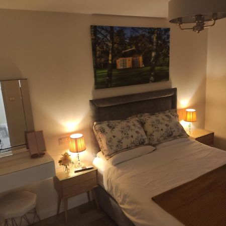 Newryview Villa ภายนอก รูปภาพ
