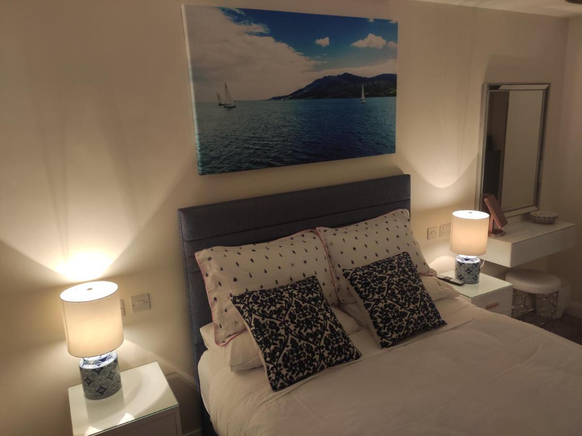 Newryview Villa ภายนอก รูปภาพ